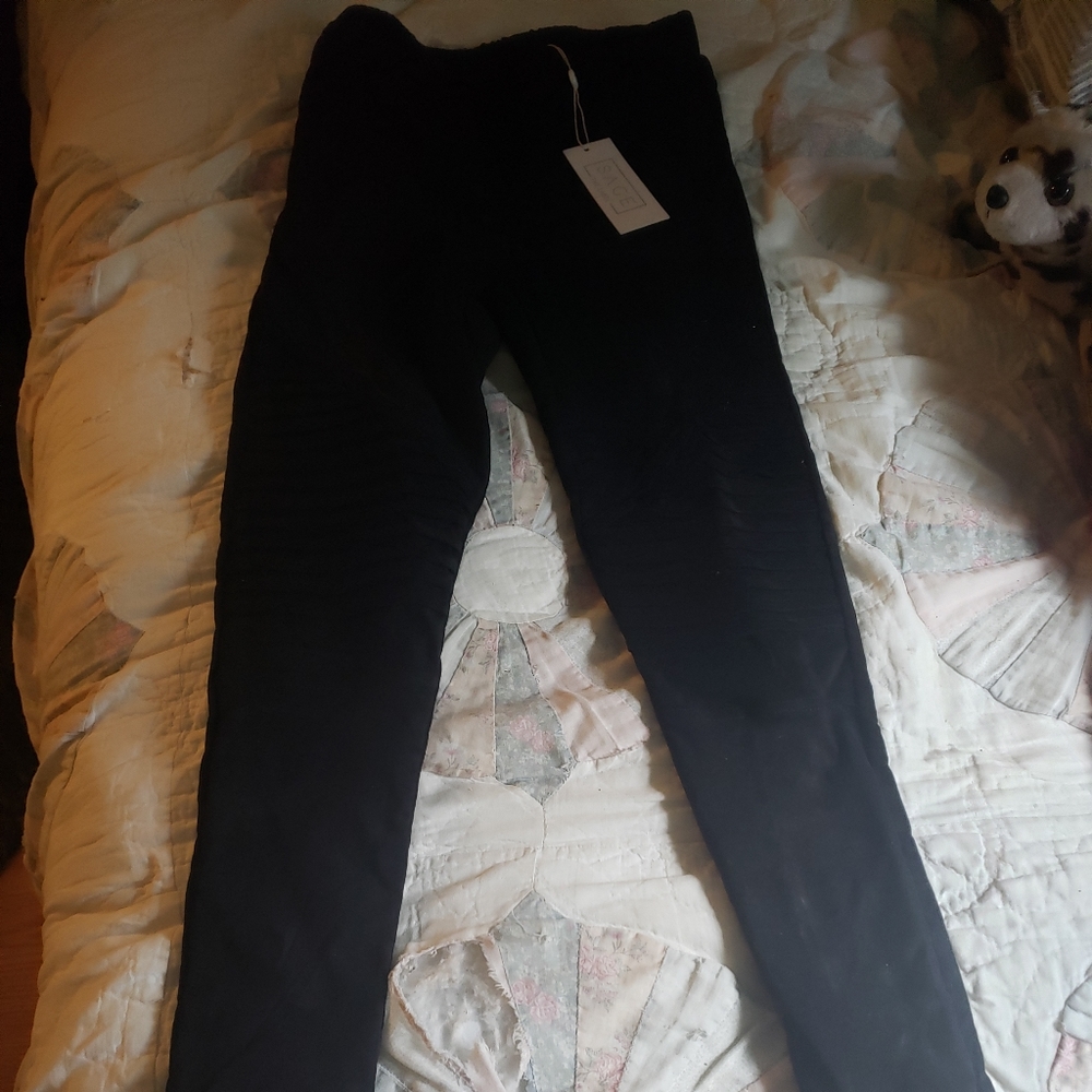 Sage XS Black Leggings - New with Tag
